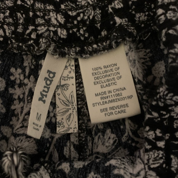 Cute shorts - Picture 3 of 3